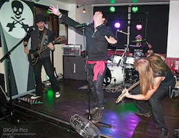 images/07-03-13-Mykl-Embryon/2-Mykl-Embryon.jpg